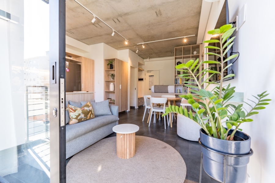 1 Bedroom Property for Sale in Sea Point Western Cape